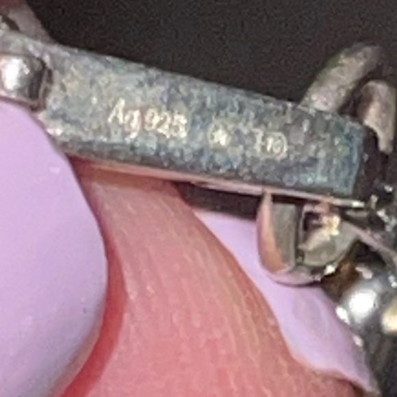 🛑 SOLD 🛑Gucci Preloved necklace excellent condition GG logo come with box n DB - Picture 4 of 15